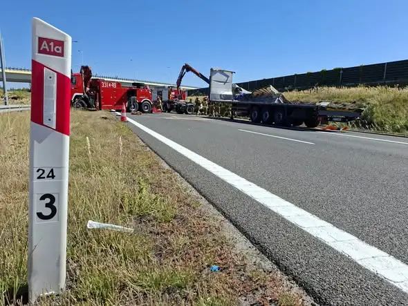 Wypadek na A1 w Żorach – autostrada w kierunku Katowic zablokowana