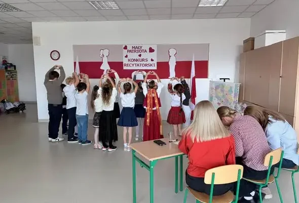 Młodzi recytatorzy z Żor zachwycili jury. Znamy laureatów szkolnego etapu konkursu patriotycznego