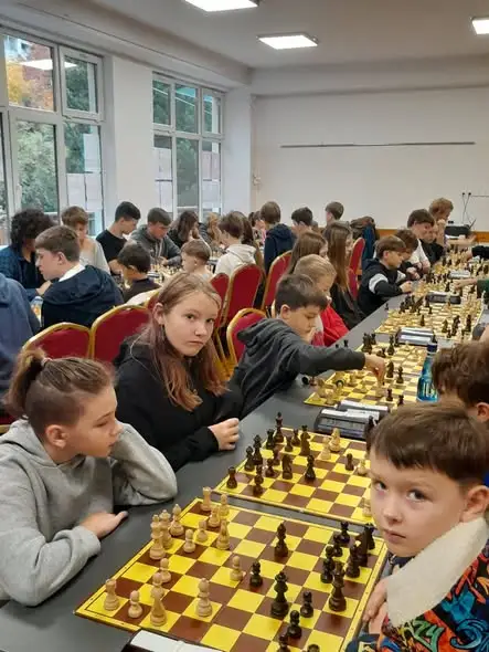 Szachowy „Gambit po godzinach” w Żorach – rozgrywki w klubie Rebus i nie tylko
