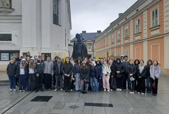 Ósmoklasiści z Żor pielgrzymowali śladami św. Jana Pawła II